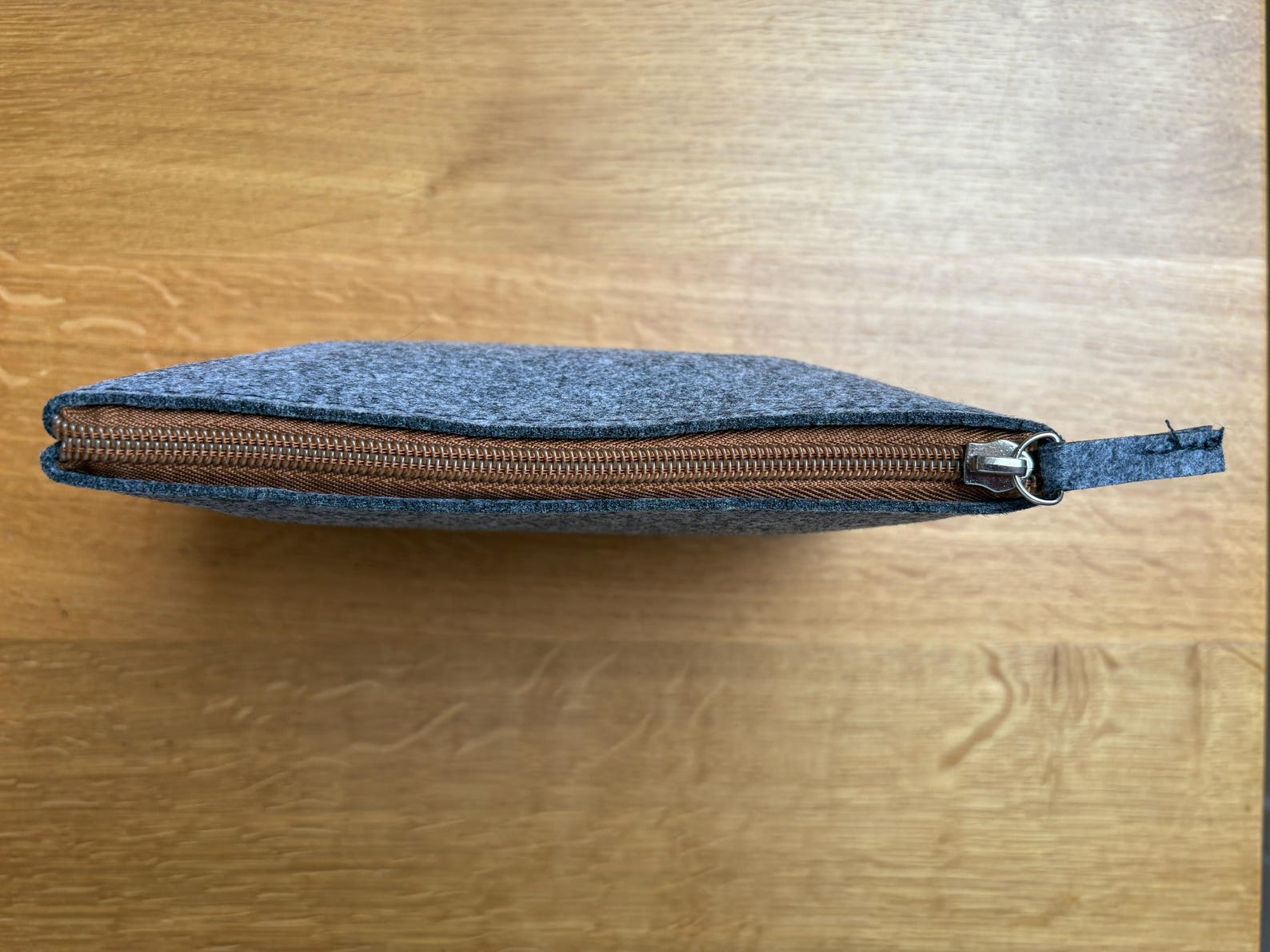 Kosmetiktasche personalisiert Name oder Wunschtext aus Filz – Foto 3 von 3